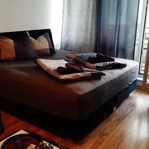 Tolle Private 2-zimmer Im Szene Berlin-friedrichshain Apartment