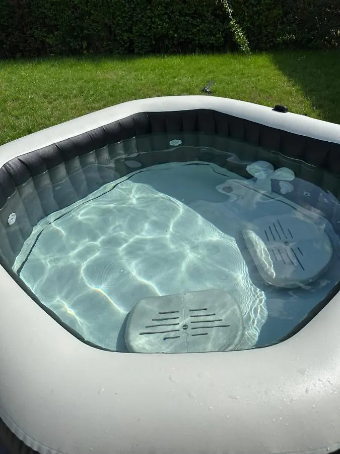 Traumhafte Haushaelfte Mit Kamin, Garten & Whirlpool Apartment Berlin